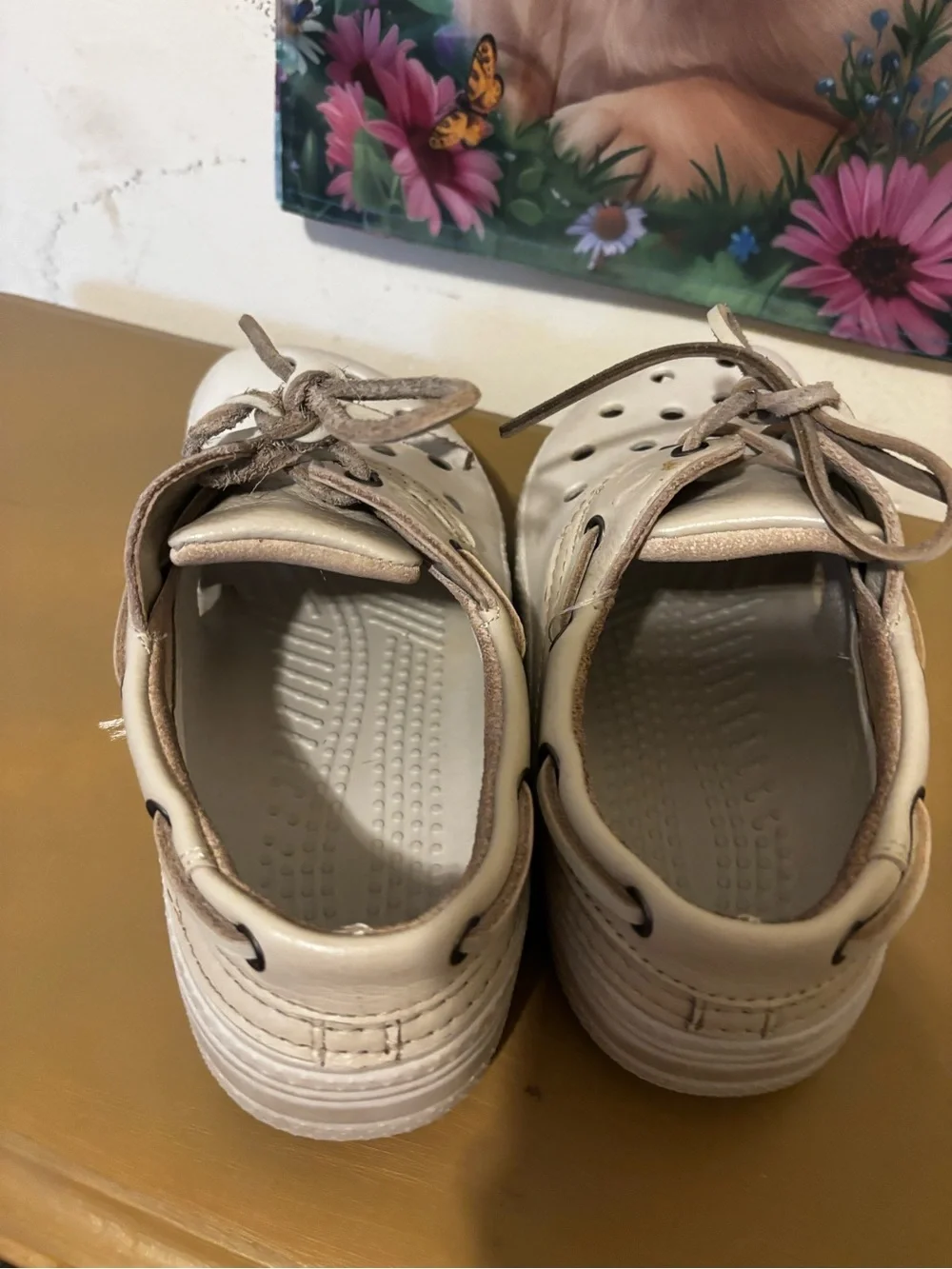 CROCS womens 9 White Lace-Style Clog Sandals